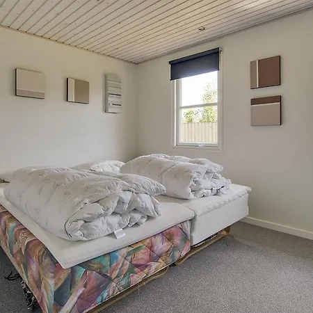 Three-bedroom Holiday In Hals