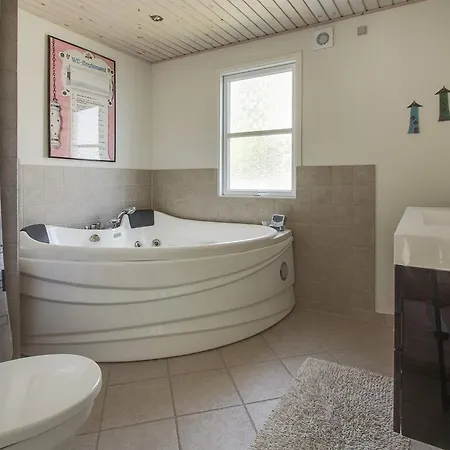 Three-bedroom Holiday In Holiday home