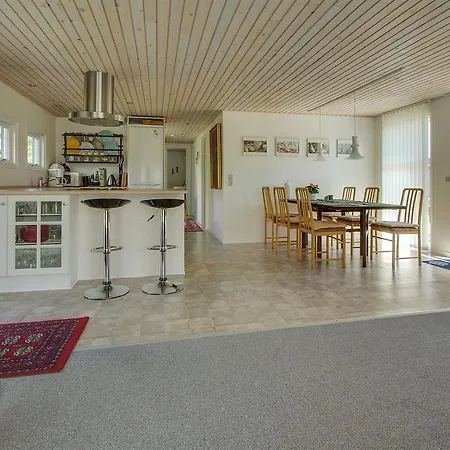 Three-bedroom Holiday In Hals
